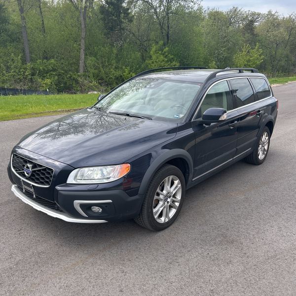 2016 Volvo XC70 Premier, sold