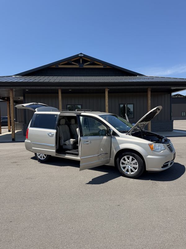 2012 Chrysler Town & Country Touring-L