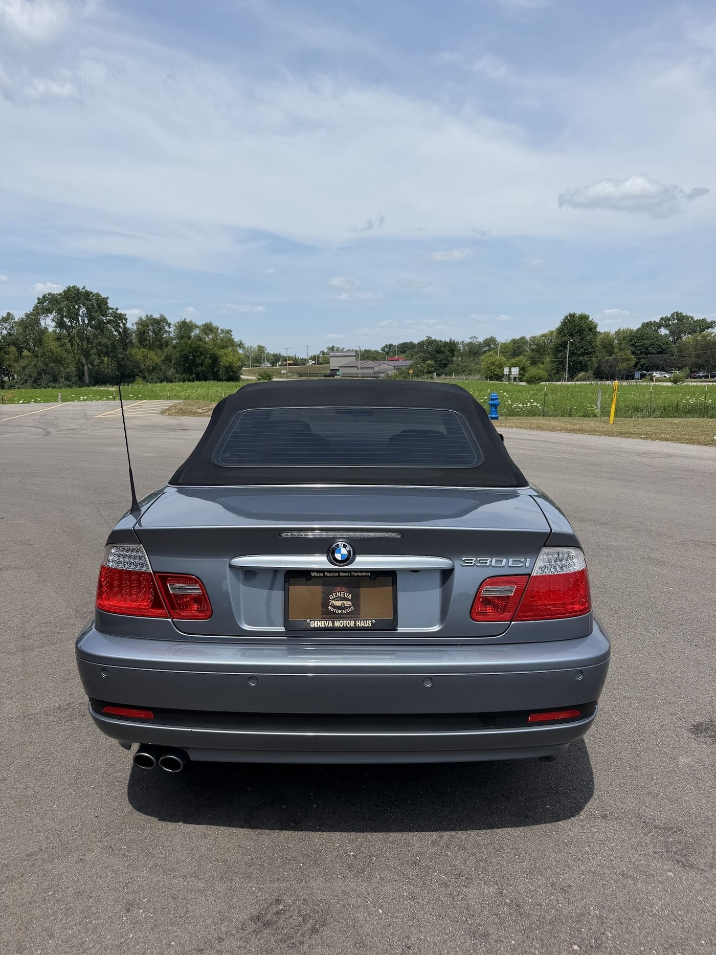 2006 BMW 330Ci, photograph 6 of 12