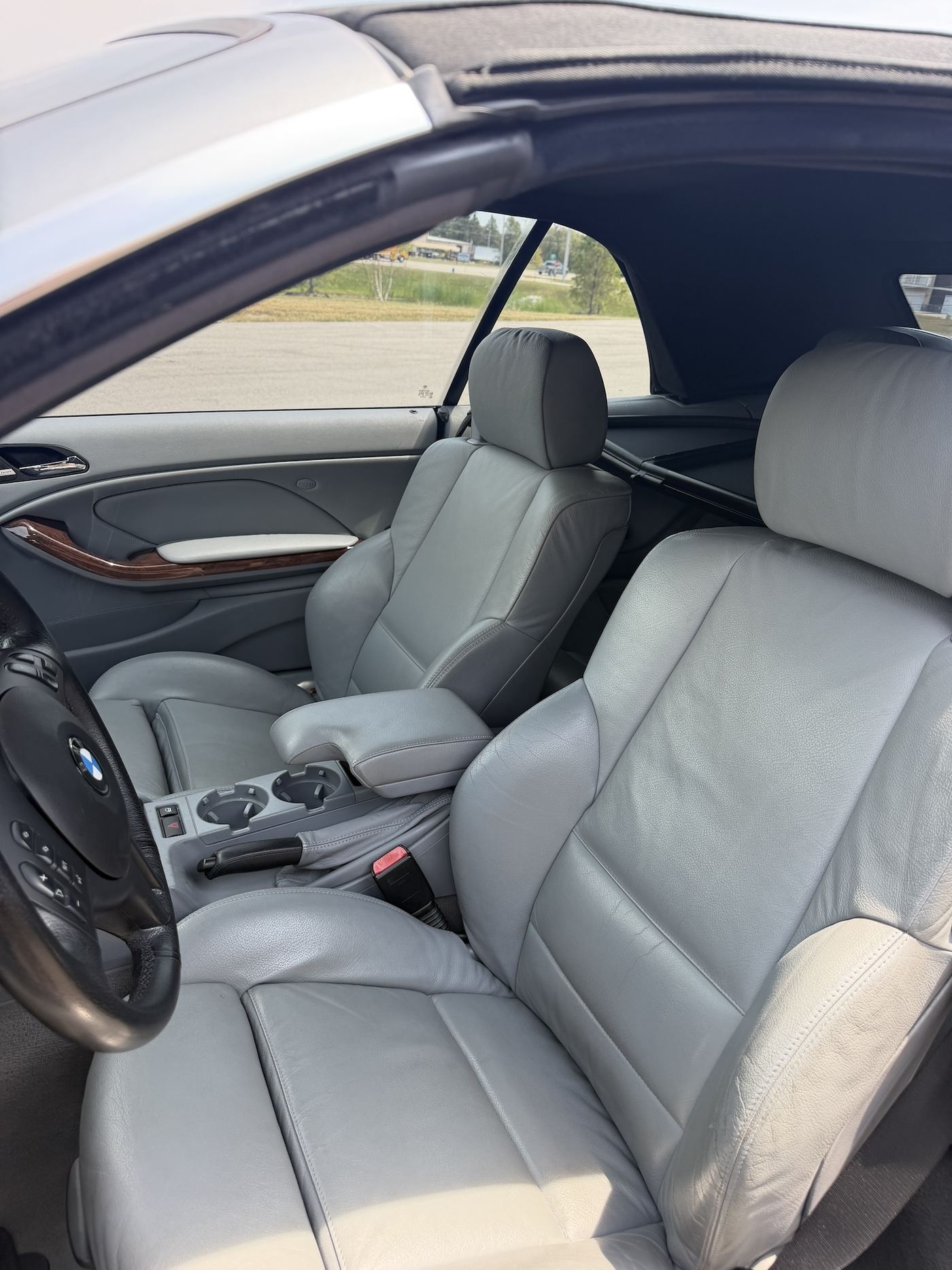 2006 BMW 330Ci, photograph 11 of 12