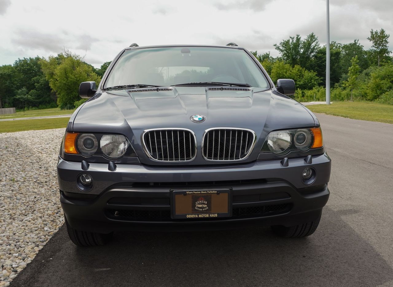 2003 BMW X5 4.4i, photograph 6 of 12