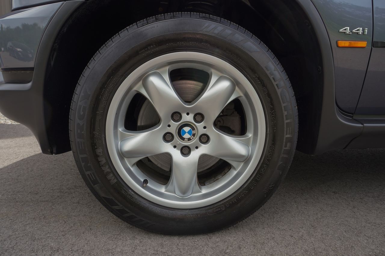 2003 BMW X5 4.4i, photograph 10 of 12