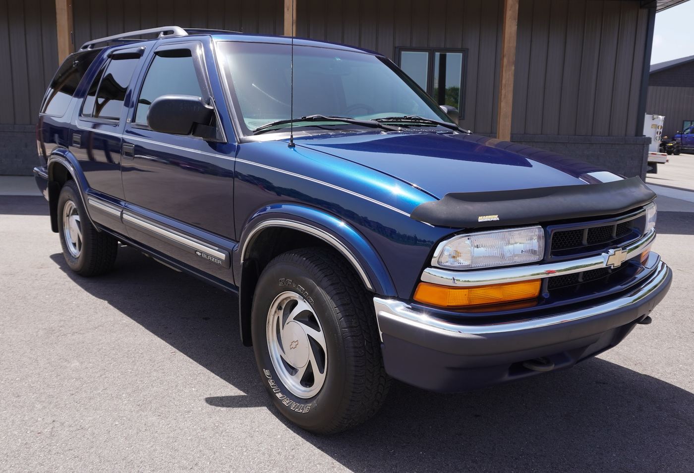 2001 Chevrolet Blazer, photograph 8 of 12