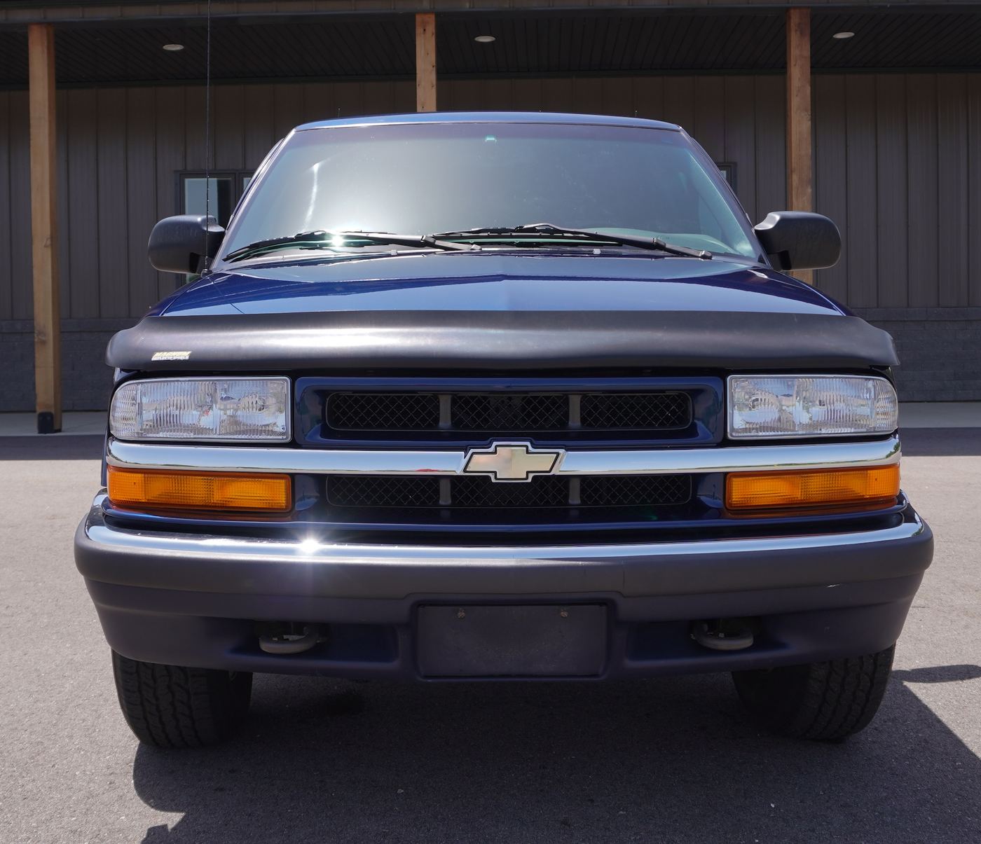 2001 Chevrolet Blazer, photograph 9 of 12