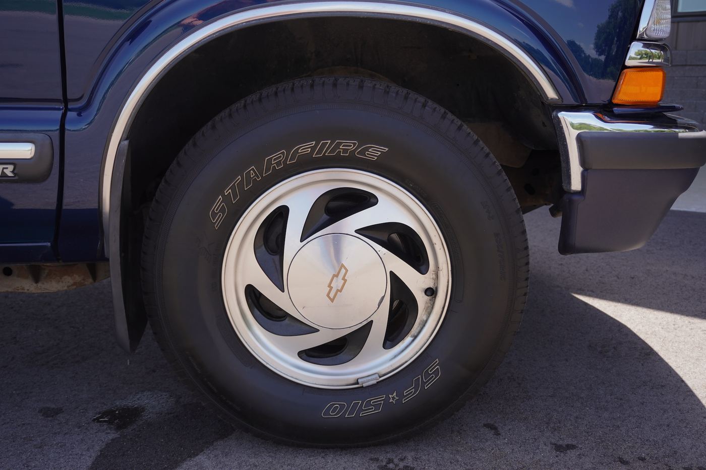 2001 Chevrolet Blazer, photograph 10 of 12