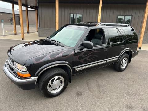 2001 Chevrolet Blazer 2LT, photograph 2