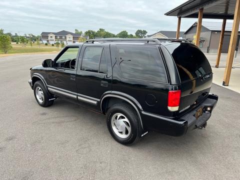 2001 Chevrolet Blazer 2LT, photograph 4