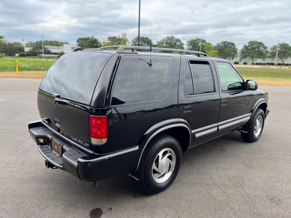 2001 Chevrolet Blazer 2LT, photograph 7 of 12