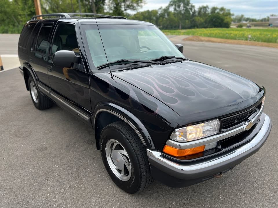 2001 Chevrolet Blazer 2LT, photograph 9 of 12