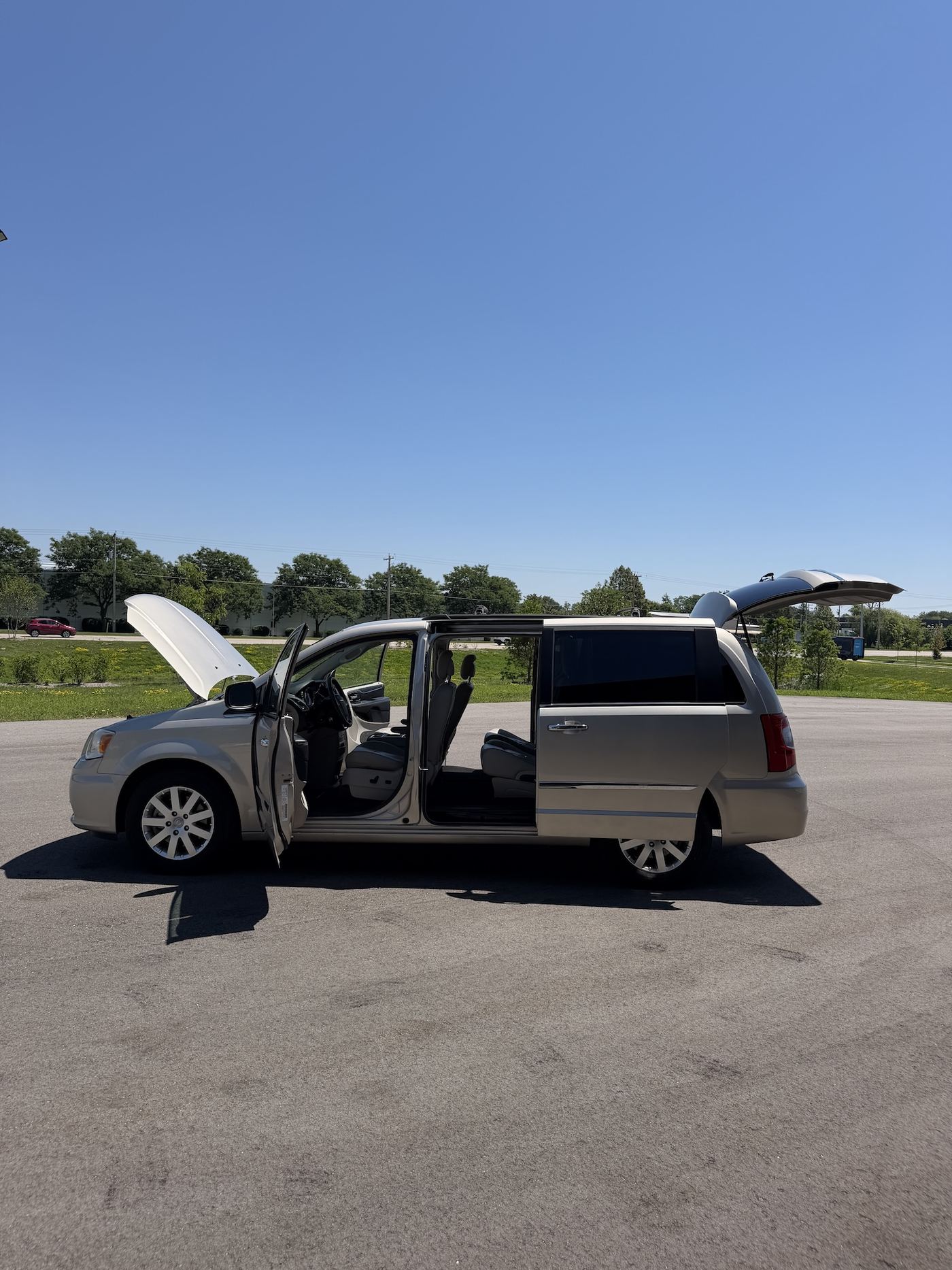 2012 Chrysler Town & Country Touring-L, photograph 4 of 12