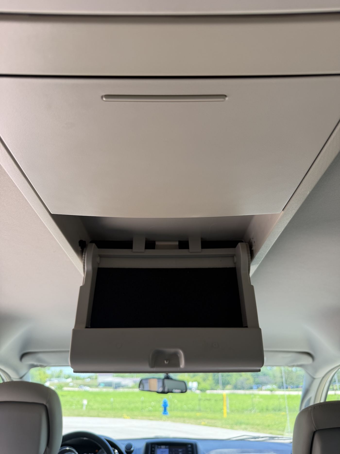 2012 Chrysler Town & Country Touring-L, photograph 6 of 12