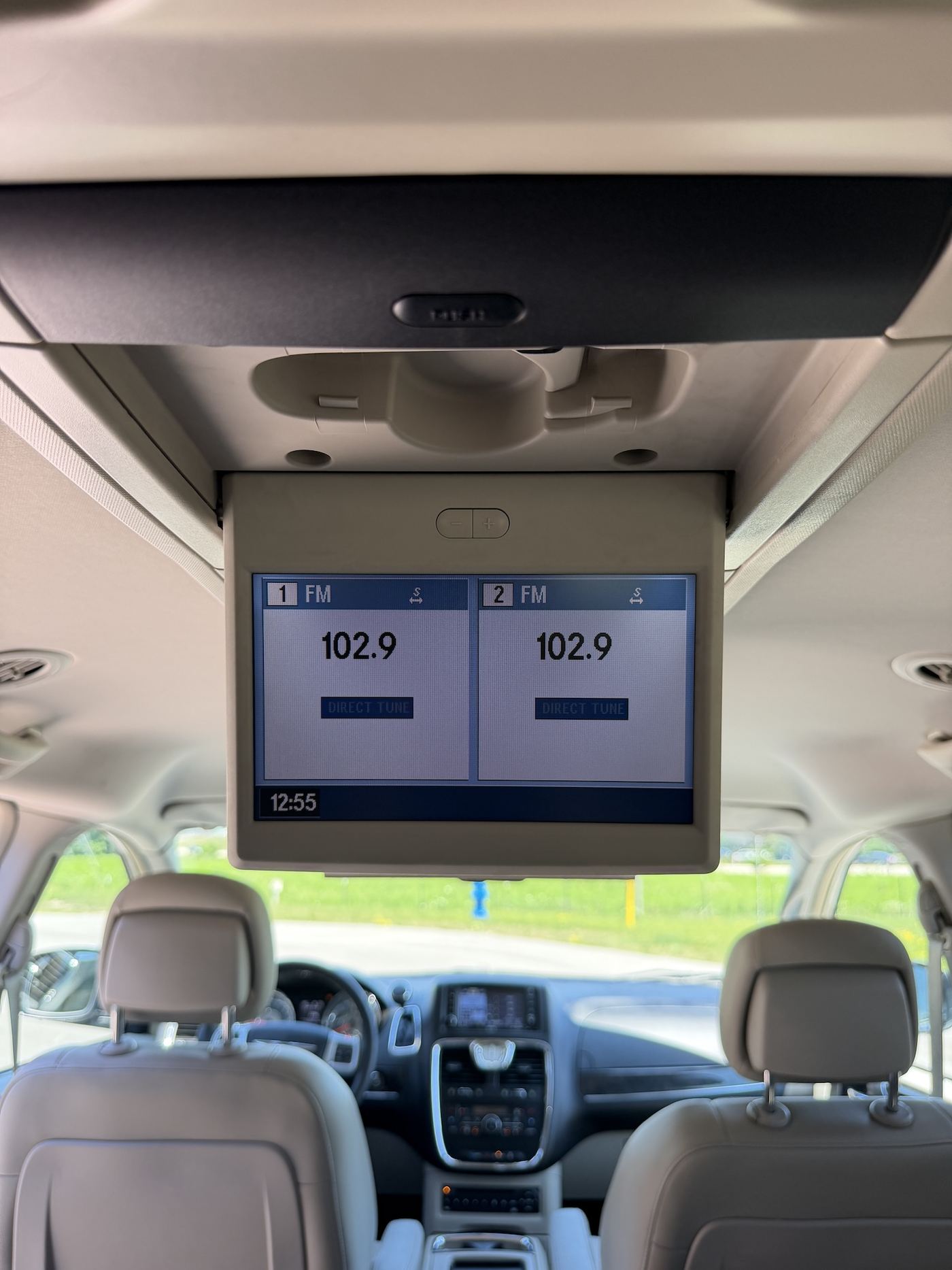 2012 Chrysler Town & Country Touring-L, photograph 7 of 12