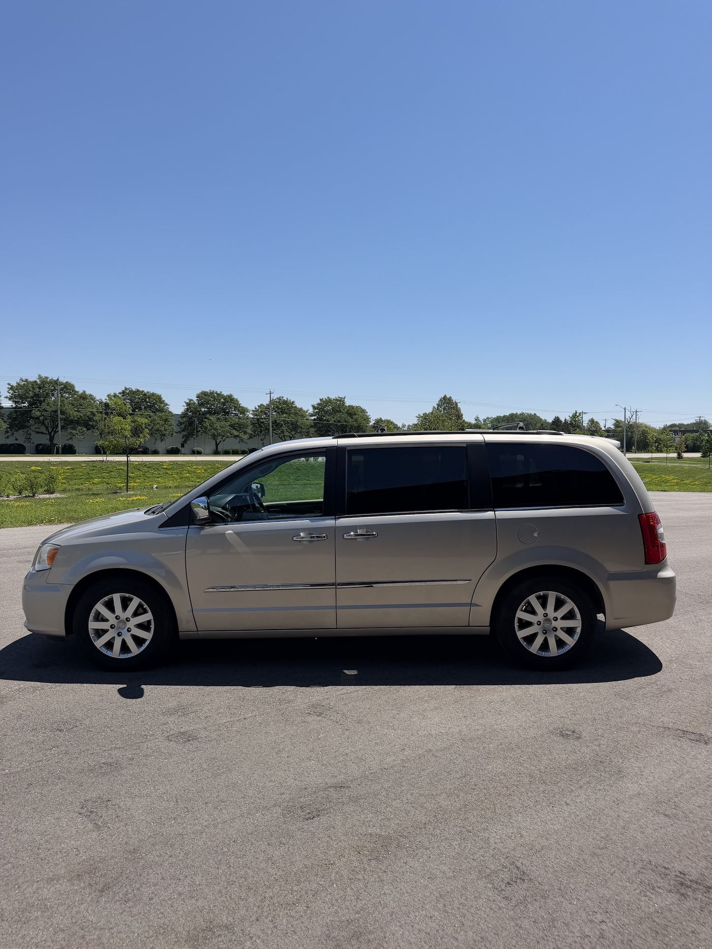 2012 Chrysler Town & Country Touring-L, photograph 11 of 12
