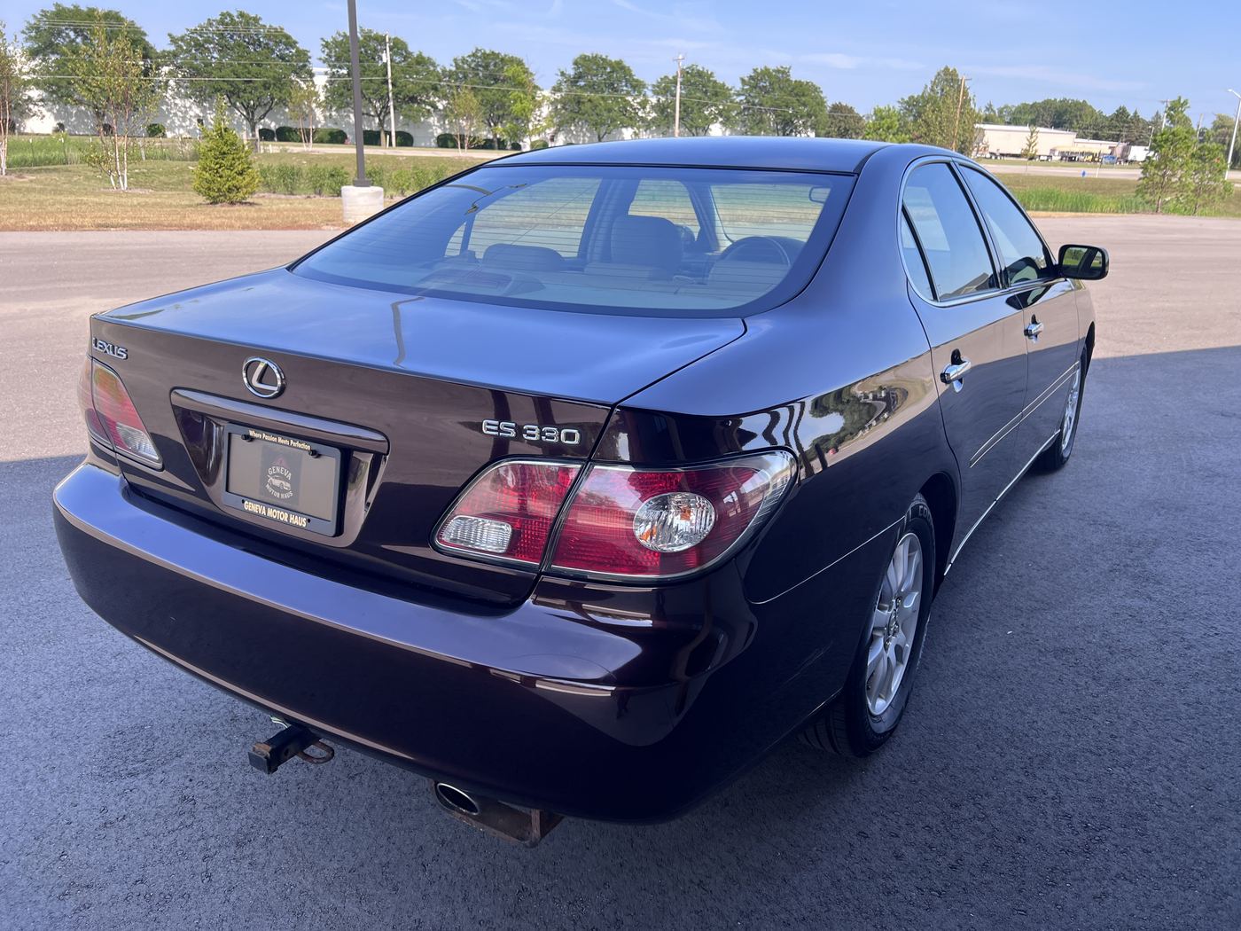 2004 Lexus ES330, photograph 2 of 12