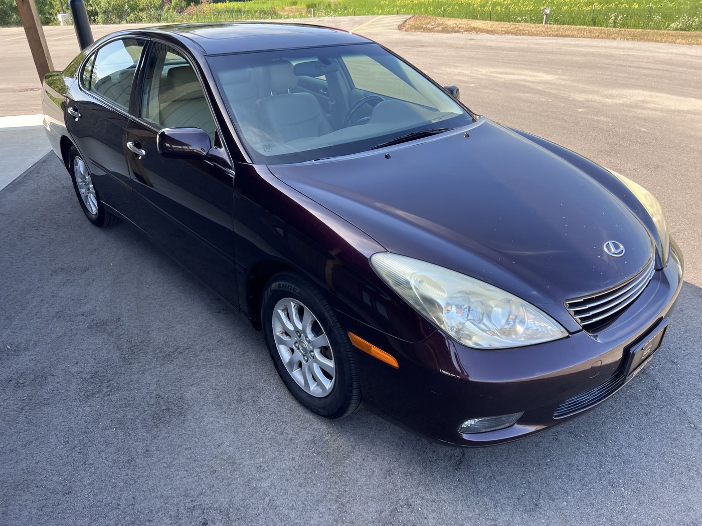 2004 Lexus ES330, photograph 5 of 12