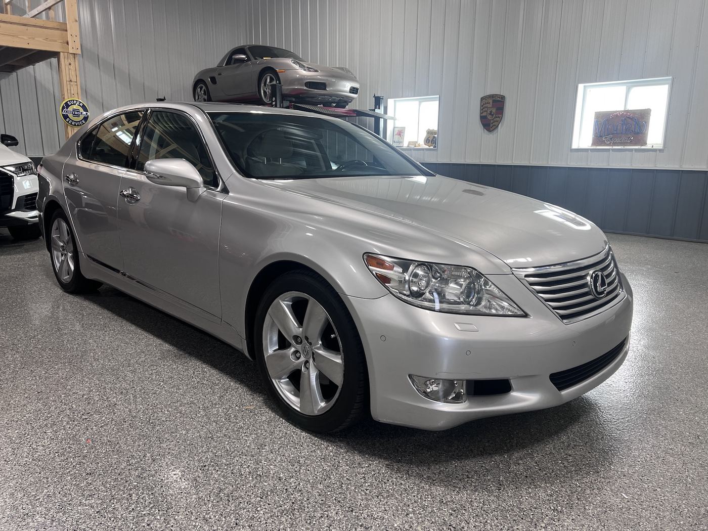 2011 Lexus LS460, photograph 2 of 12