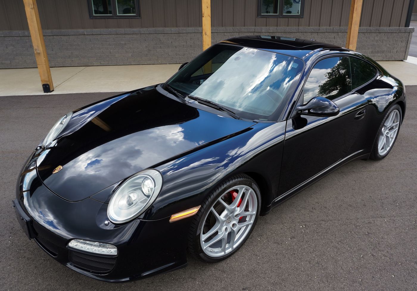 2010 Porsche 911 Carrera 4S, photograph 2 of 12