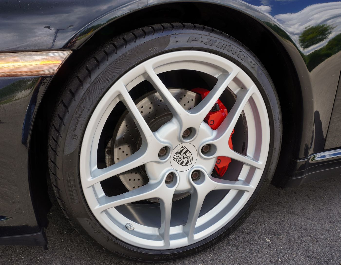 2010 Porsche 911 Carrera 4S, photograph 5 of 12