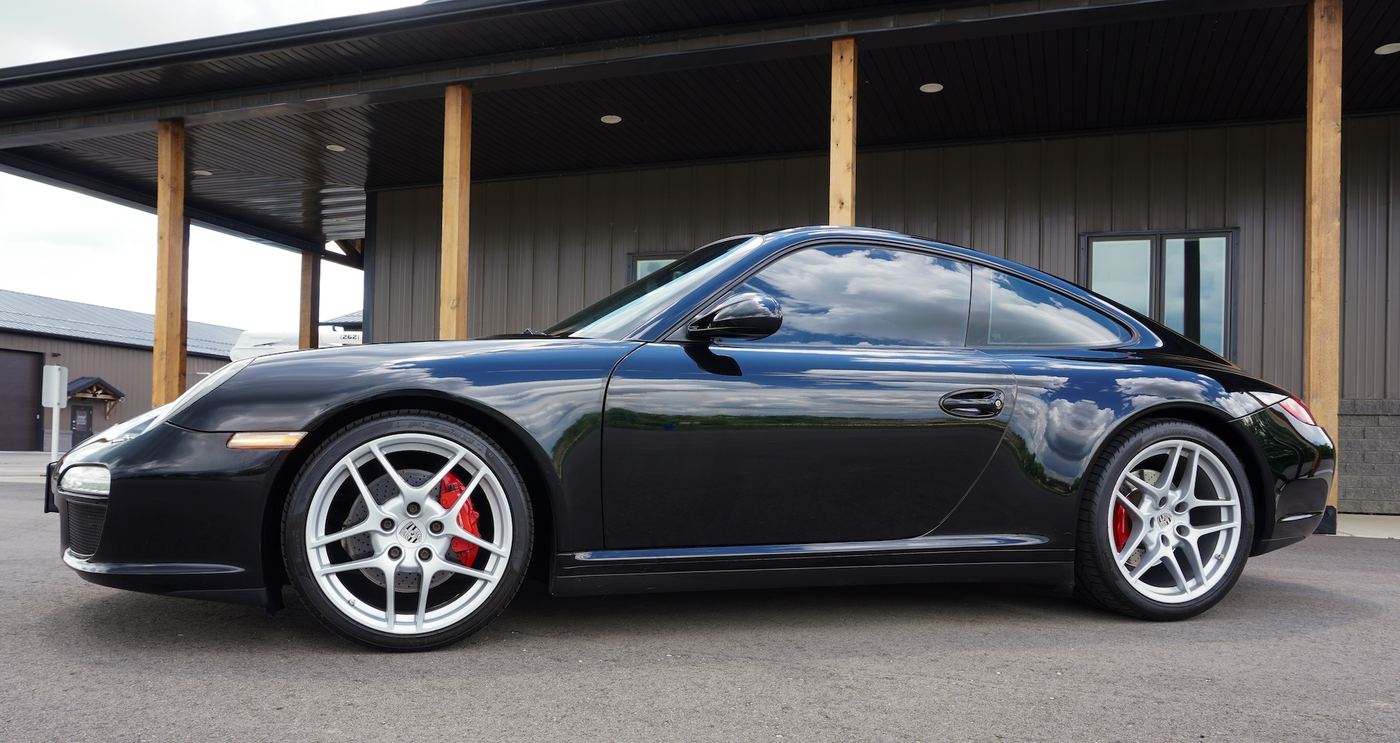 2010 Porsche 911 Carrera 4S, photograph 6 of 12