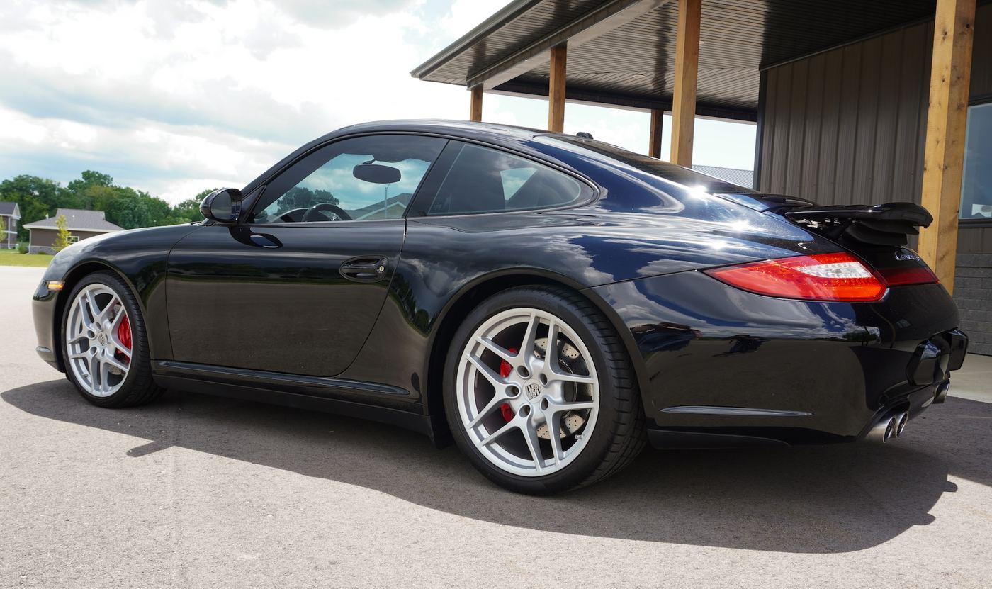 2010 Porsche 911 Carrera 4S, photograph 8 of 12