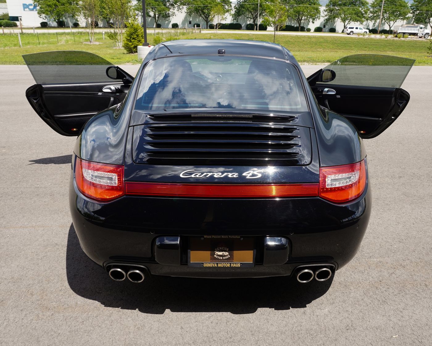 2010 Porsche 911 Carrera 4S, photograph 9 of 12